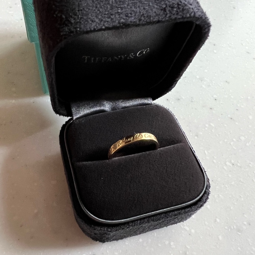 TIFFANY & CO 18K “Notes” Band - 5.25/5.5